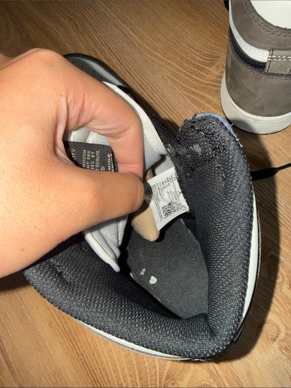 Jordan 1 Retro High Dark Mocha - Size 7 Youth - Picture 6 of 7